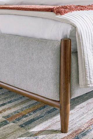 Lyncott Upholstered Panel Bedroom Set B615 | Signatur Design by Ashley