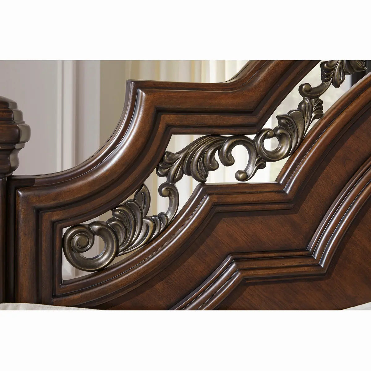 Lavinton Poster Bedroom Set B764 | Signatur Design by Ashley