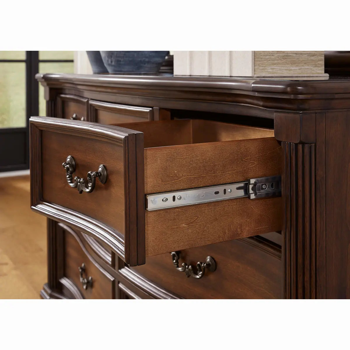 Lavinton Poster Bedroom Set B764 | Signatur Design by Ashley