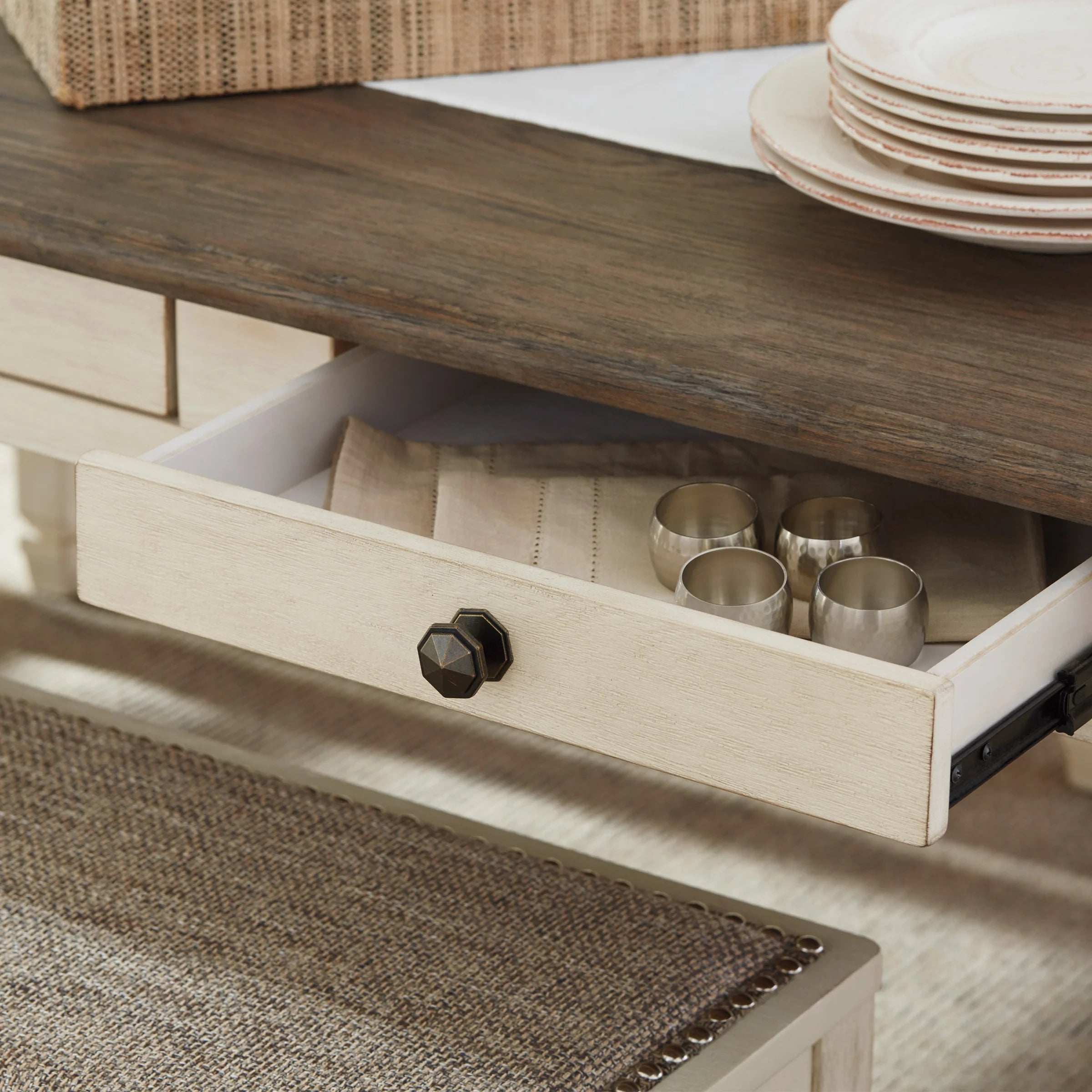 Bolanburg Dining Set
