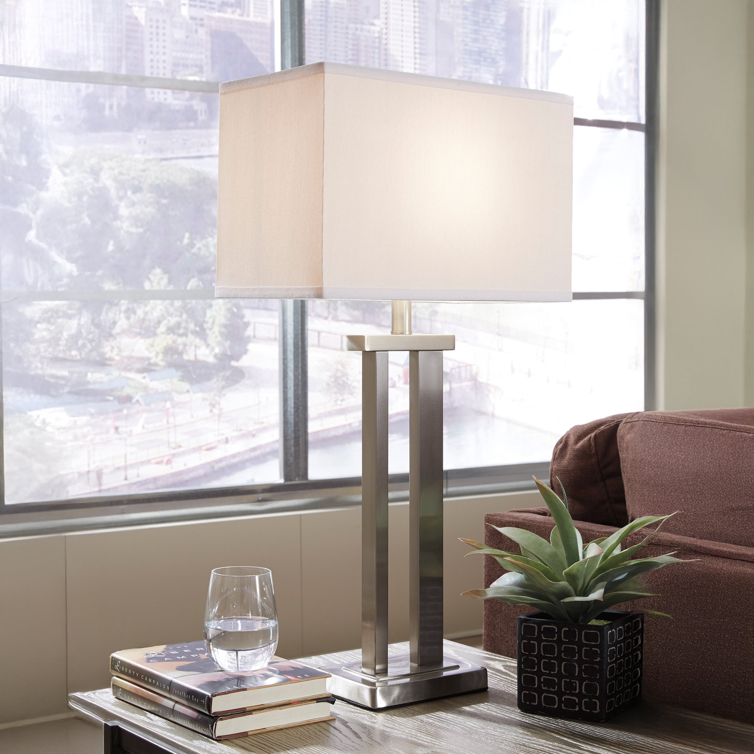 Aniela Metal Table Lamp
