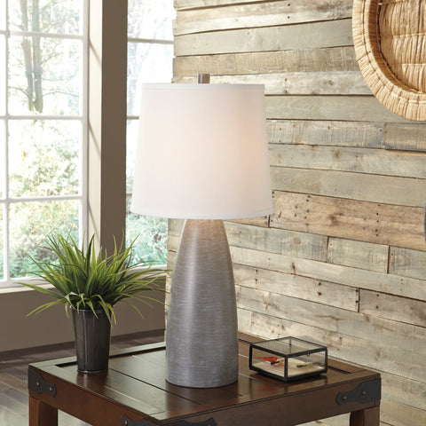 Shavontae Poly Table Lamp