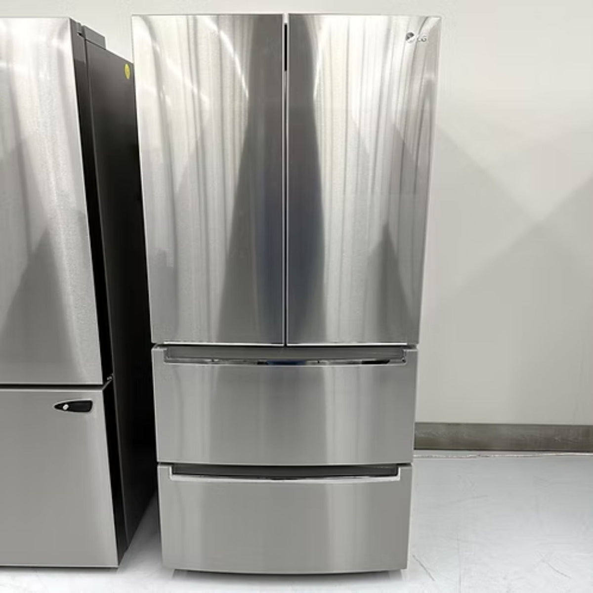 Samsung LRMNC1803S Refrigerator (Open Box)